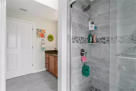Bath - 650 E Charleston Ct, Hernando, FL 34442 photo 2 of 3
