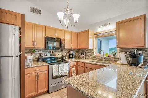 Kitchen - 650 E Charleston Ct, Hernando, FL 34442 photo 3 of 6