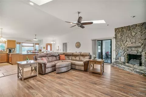Living - 650 E Charleston Ct, Hernando, FL 34442 photo 1 of 4