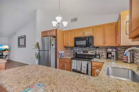Kitchen - 650 E Charleston Ct, Hernando, FL 34442 photo 2 of 6