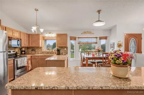 Kitchen - 650 E Charleston Ct, Hernando, FL 34442 photo 4 of 6