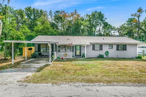 9830 W Pomegranate St, Crystal River, FL 34428