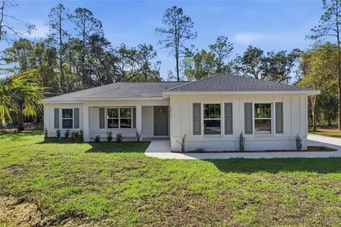 8996 N Cacalia Dr, Crystal River, FL 34428
