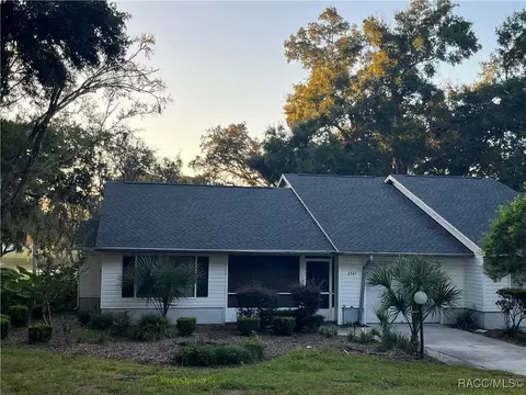 Exterior - 2347 N Putnam Pt, Hernando, FL 34442 photo 2 of 10