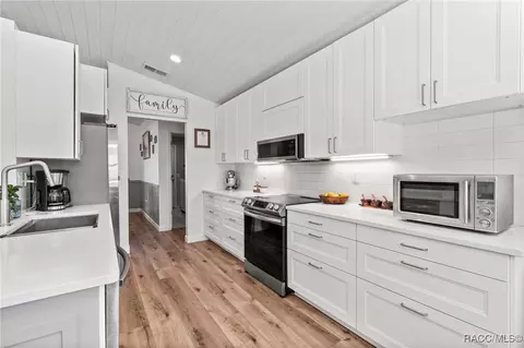 Kitchen - 1189 S Fieldview Loop, Lecanto, FL 34461 photo 2 of 4