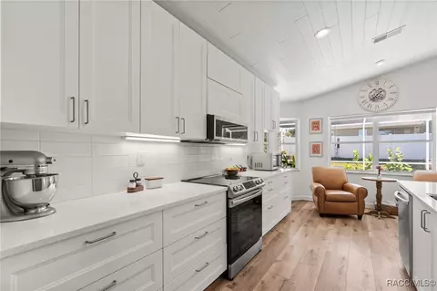 Kitchen - 1189 S Fieldview Loop, Lecanto, FL 34461 photo 3 of 4