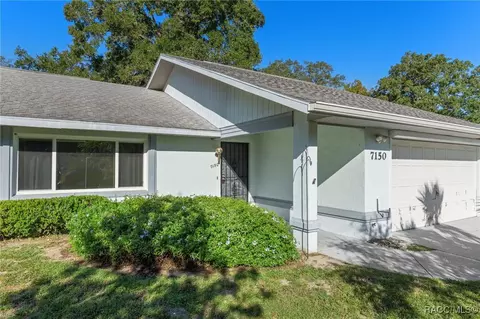 Exterior - 7150 N Whippoorwill Ter, Hernando, FL 34442 photo 4 of 8