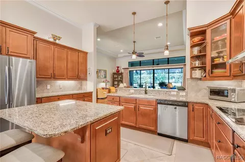 Kitchen - 1040 W Beagle Run Loop, Hernando, FL 34442 photo 4 of 6