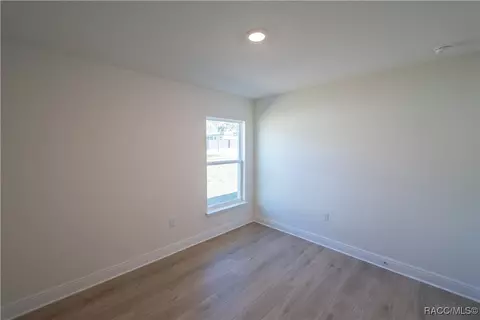 Bedroom - 656 E Alaska Ln, Hernando, FL 34442 photo 5 of 7