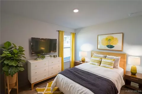 Bedroom - 656 E Alaska Ln, Hernando, FL 34442 photo 4 of 7