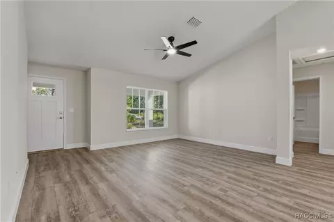 11240 W Dragonhead Dr, Crystal River, FL 34428