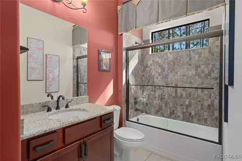 Bath - 152 E Atlantic St, Hernando, FL 34442 photo 3 of 6
