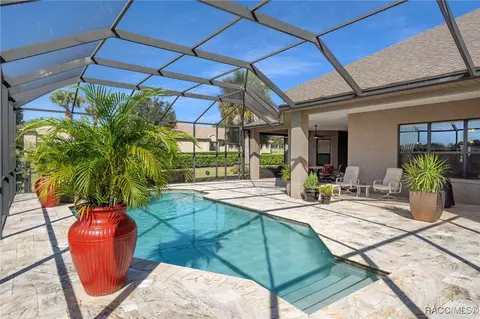 Exterior - 152 E Atlantic St, Hernando, FL 34442 photo 6 of 12