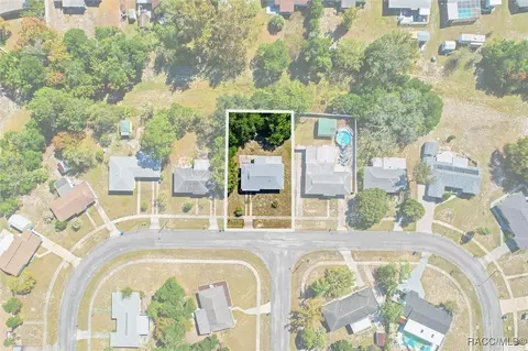 6832 Treehaven Dr, Spring Hill, FL 34606 photo 2