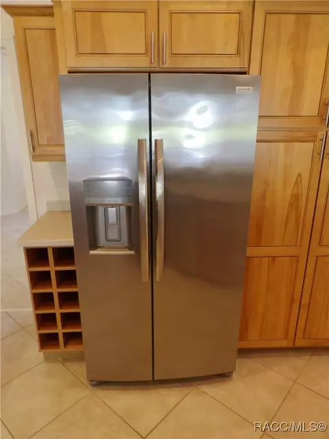 Kitchen - 336 W Doerr Path, Hernando, FL 34442 photo 9 of 10