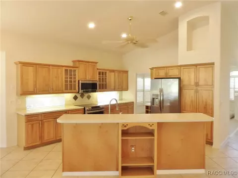 Kitchen - 336 W Doerr Path, Hernando, FL 34442 photo 1 of 10