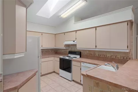 Kitchen - 3059 N Chandler Dr, Hernando, FL 34442 photo 3 of 3