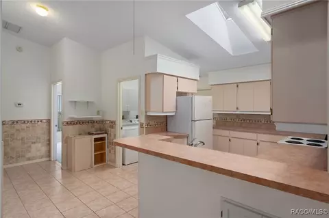 Kitchen - 3059 N Chandler Dr, Hernando, FL 34442 photo 2 of 3