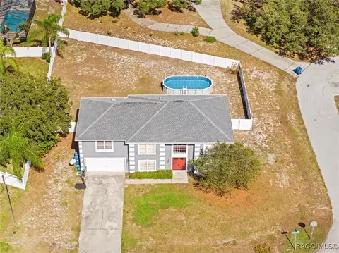 View/Area - 7319 Lagoon Rd, Spring Hill, FL 34606 photo 5 of 10