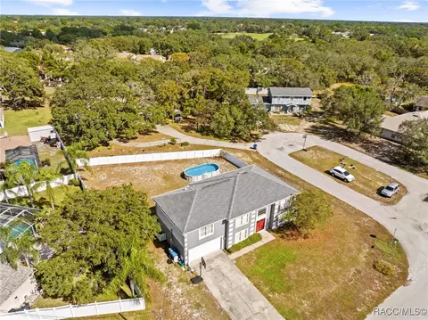 View/Area - 7319 Lagoon Rd, Spring Hill, FL 34606 photo 2 of 10