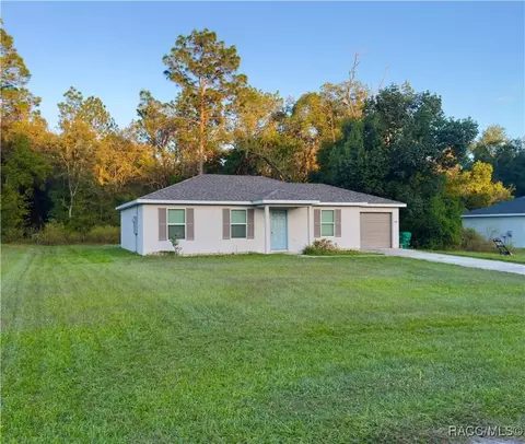 2549 W Castania Dr, Citrus Springs, FL 34434