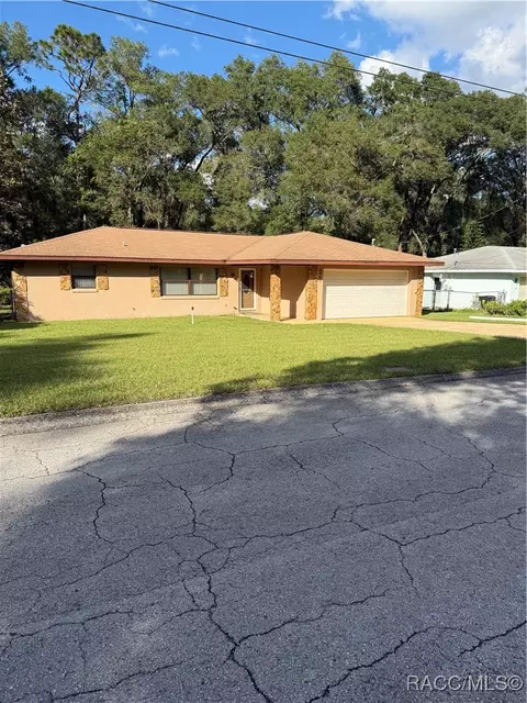 6461 Grayson St, Inverness, FL 34452