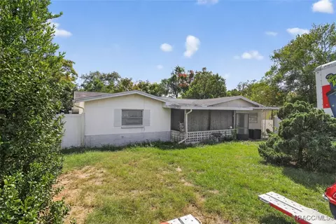 41 S Lincoln Ave, Beverly Hills, FL 34465