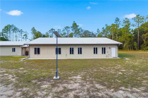 7793 W Sir Walters Ln, Dunnellon, FL 34433