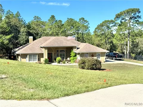 4577 W Tomahawk Dr, Beverly Hills, FL 34465