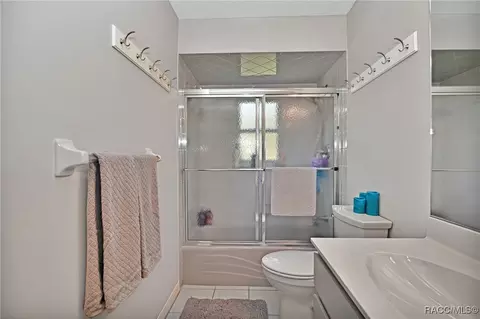 Bath - 482 N Indianapolis Ave, Hernando, FL 34442 photo 1 of 6