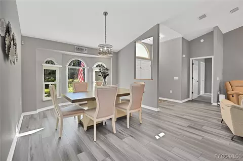 Dining - 482 N Indianapolis Ave, Hernando, FL 34442 photo 2 of 3