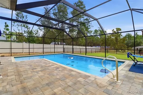 Exterior - 1576 E Cleveland St, Hernando, FL 34442 photo 4 of 11