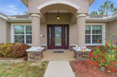 Exterior - 1576 E Cleveland St, Hernando, FL 34442 photo 2 of 11