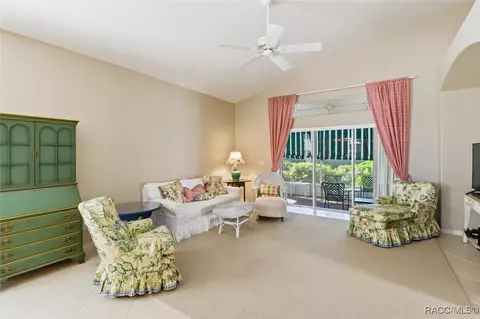 Living - 906 W Silver Meadow Loop, Hernando, FL 34442 photo 3 of 4