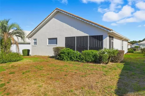 Exterior - 906 W Silver Meadow Loop, Hernando, FL 34442 photo 4 of 7