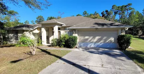 39 Grass St, Homosassa, FL 34446