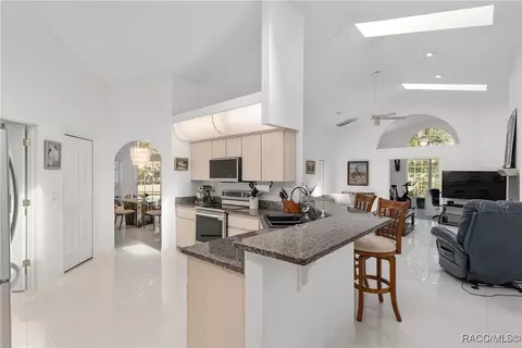 Kitchen - 90 Winding River Ln, Inglis, FL 34449 photo 3 of 6