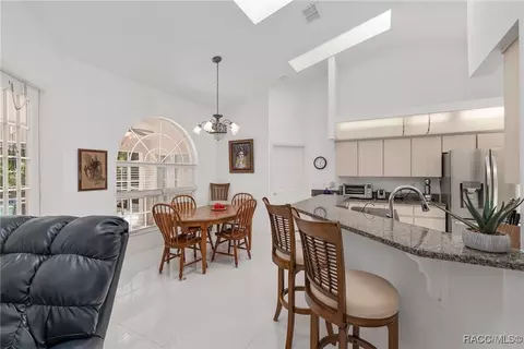 Dining - 90 Winding River Ln, Inglis, FL 34449 photo 4 of 5