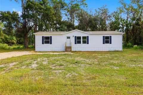 61 Jerry St, Inglis, FL 34449 photo 4