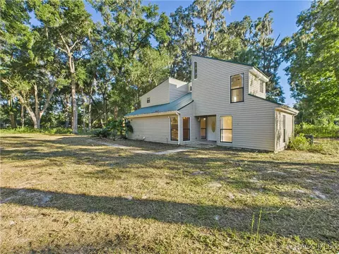 Exterior - 3740 NE 133rd St, Anthony, FL 32617 photo 3 of 4