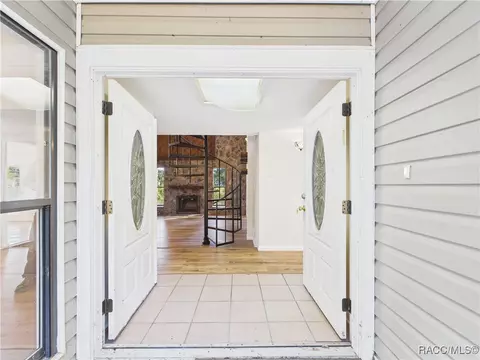 Entry Way - 3740 NE 133rd St, Anthony, FL 32617 photo 3 of 3