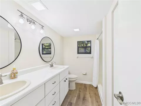 Bath - 3740 NE 133rd St, Anthony, FL 32617 photo 1 of 4
