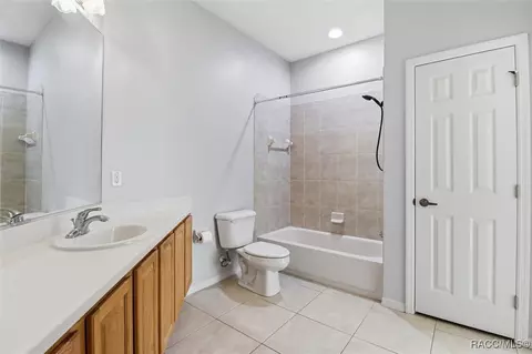 Bath - 1196 W Diamond Shore Loop, Hernando, FL 34442 photo 2 of 4