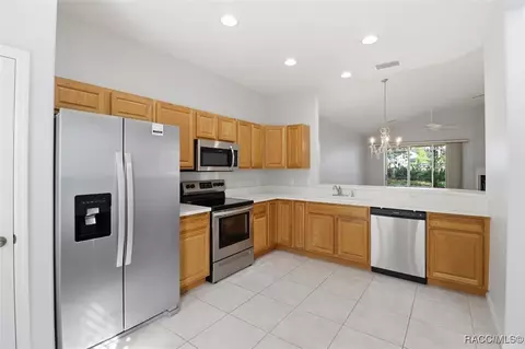 Kitchen - 1196 W Diamond Shore Loop, Hernando, FL 34442 photo 3 of 4