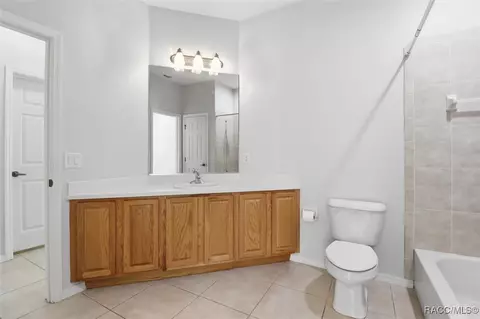 Bath - 1196 W Diamond Shore Loop, Hernando, FL 34442 photo 1 of 4
