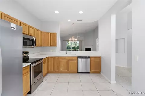 Kitchen - 1196 W Diamond Shore Loop, Hernando, FL 34442 photo 2 of 4