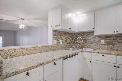 Kitchen - 186 E Glassboro Ct #4B, Hernando, FL 34442 photo 2 of 4
