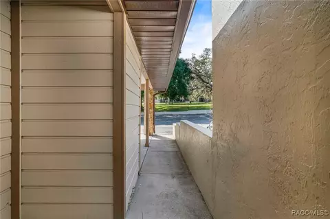Entry Way - 186 E Glassboro Ct #4B, Hernando, FL 34442 photo 2 of 5