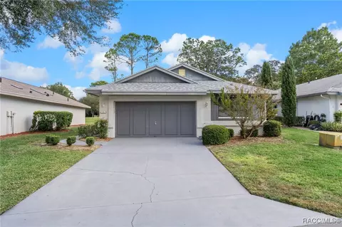 27 S Masters Dr, Homosassa, FL 34446