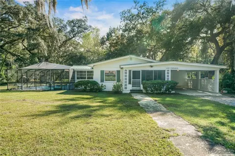 9828 W Orchard St, Crystal River, FL 34428